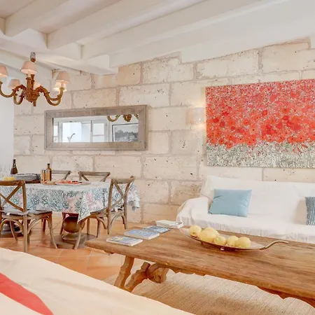 Lleo 11 Holiday home *